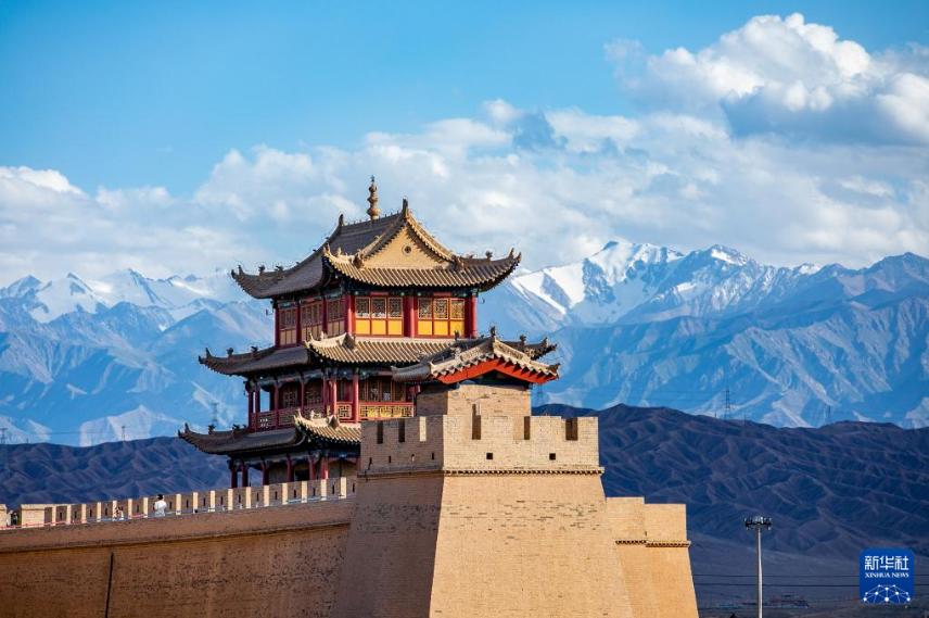 祁連白雪映關城